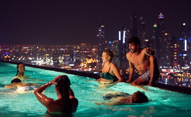 Бассейн Aura Skypool