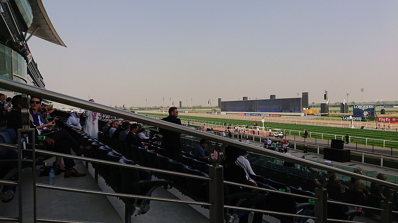 Трибуны ипподрома Meydan в день Dubai World Cup