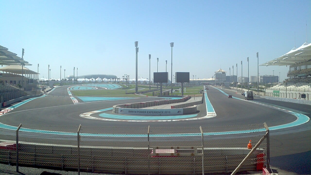 Трасса Yas Marina в Абу-Даби перед крупным событием